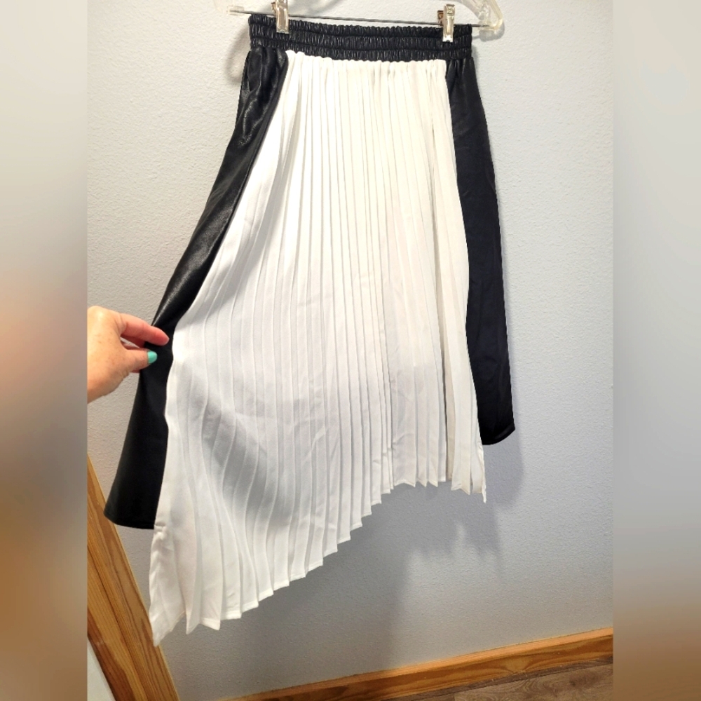 Women's Feminine Contrast Faux Leather Midi Black White Skirt Size‎ Small